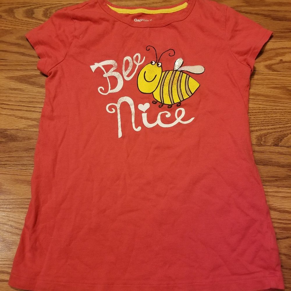 Gap kids short sleeve "Bee Nice" tshirt